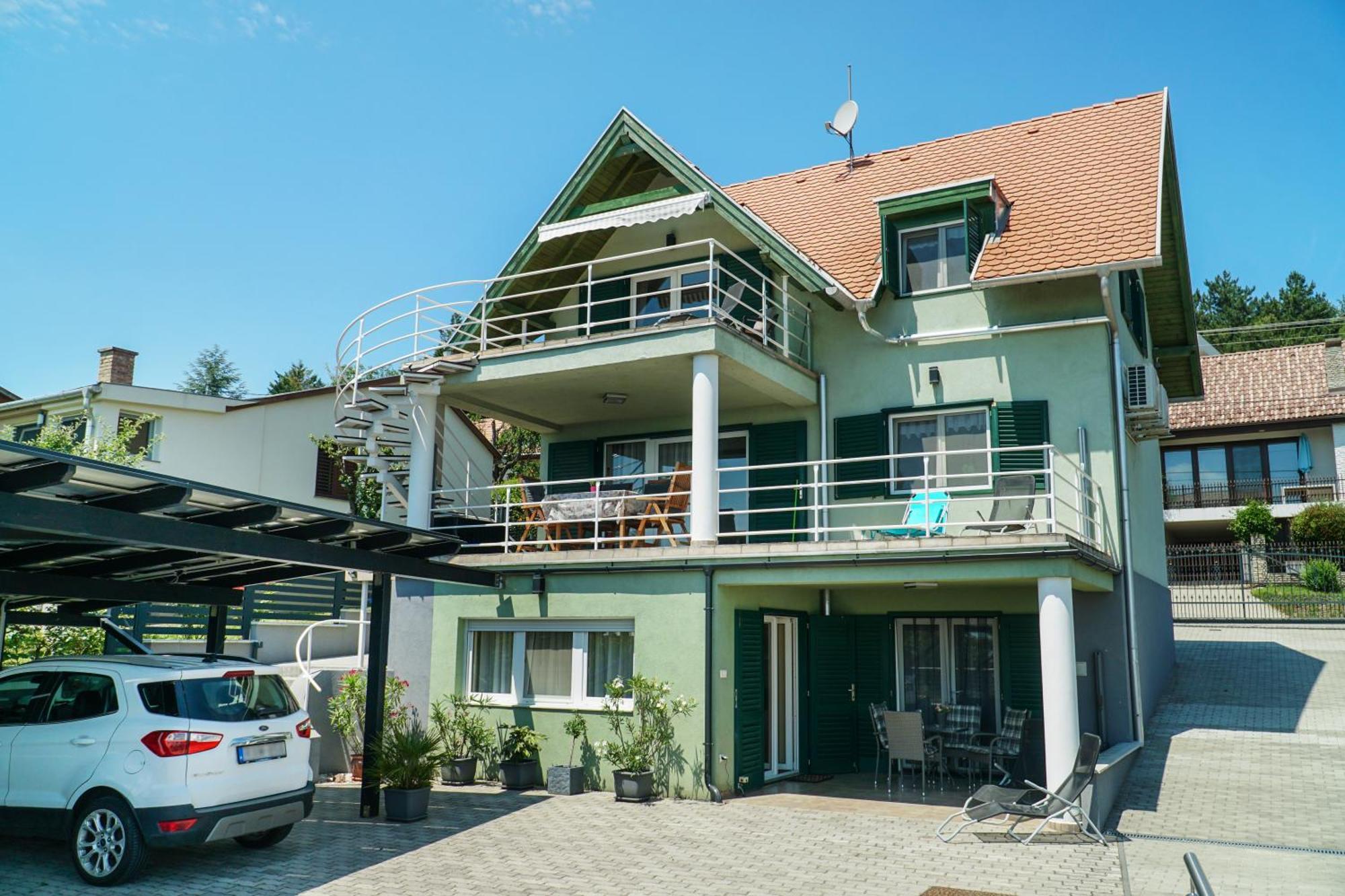 Fuegefa Apartman Balatonalmádi Buitenkant foto