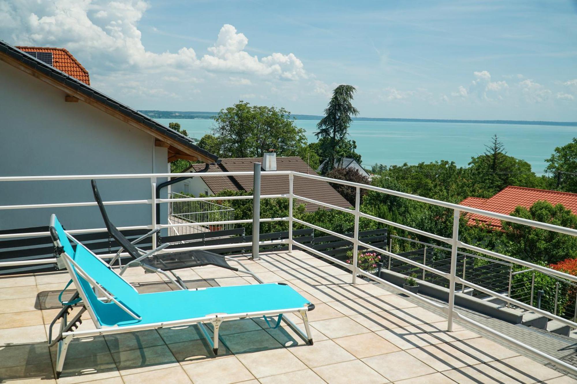 Fuegefa Apartman Balatonalmádi Buitenkant foto
