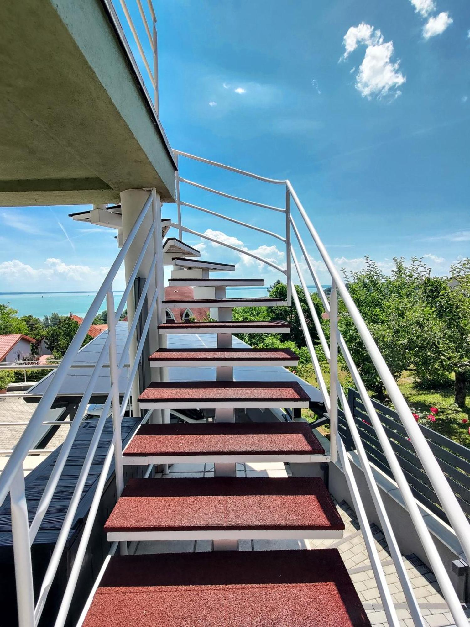 Fuegefa Apartman Balatonalmádi Buitenkant foto