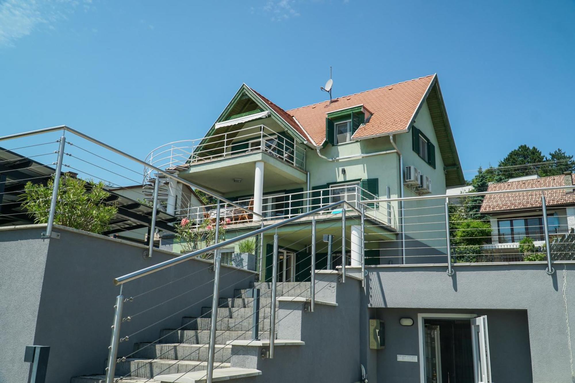 Fuegefa Apartman Balatonalmádi Buitenkant foto