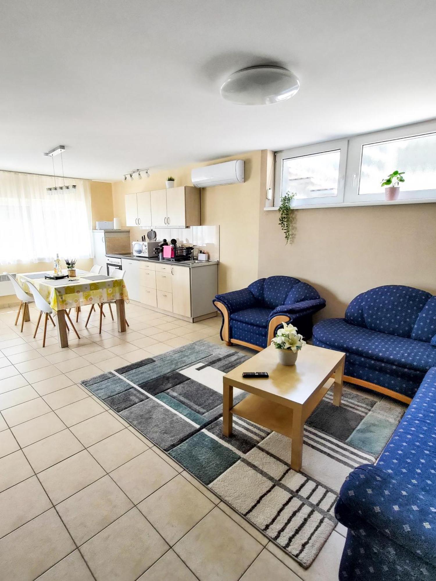 Fuegefa Apartman Appartement Balatonalmádi Buitenkant foto