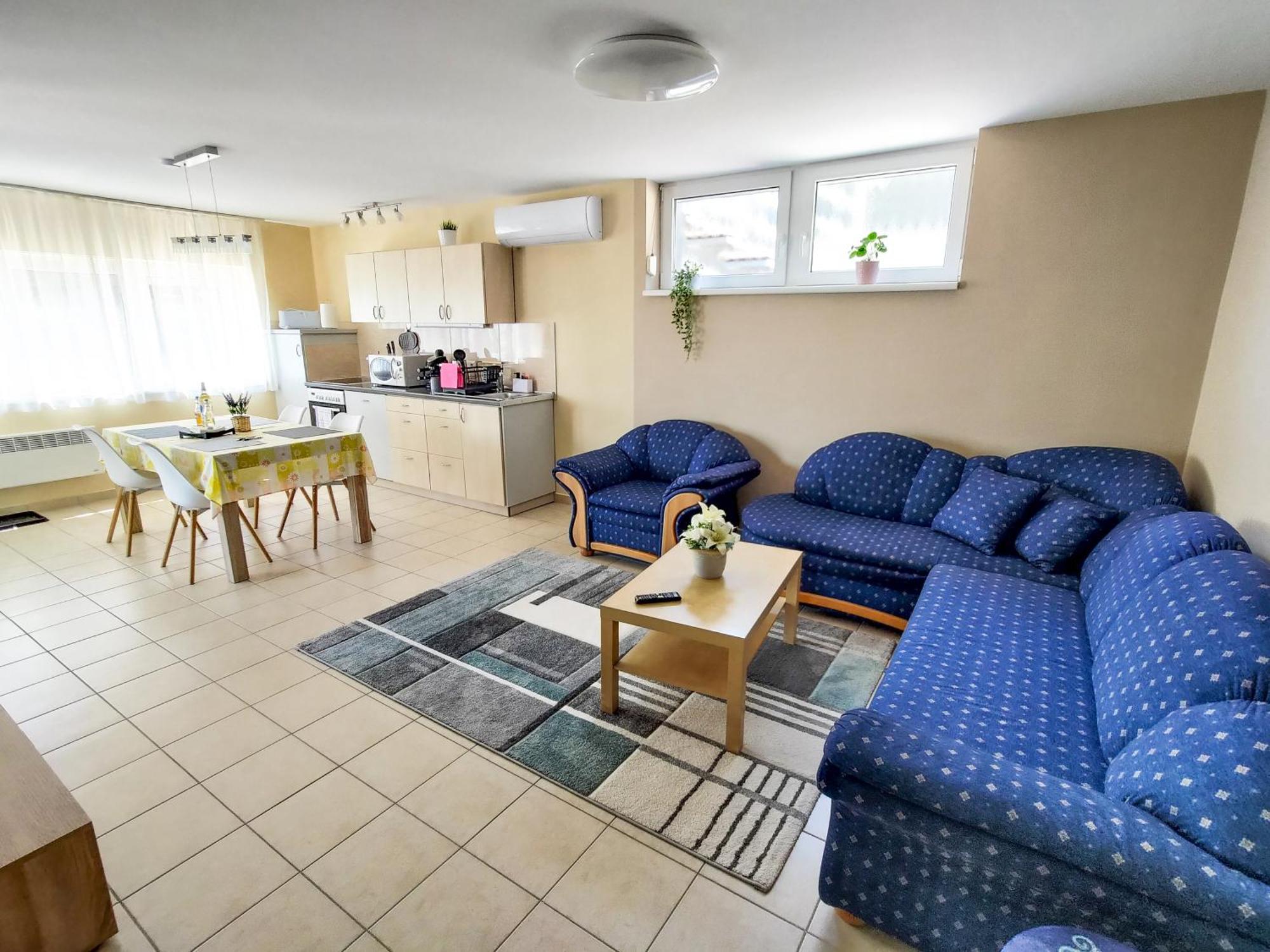 Fuegefa Apartman Appartement Balatonalmádi Buitenkant foto